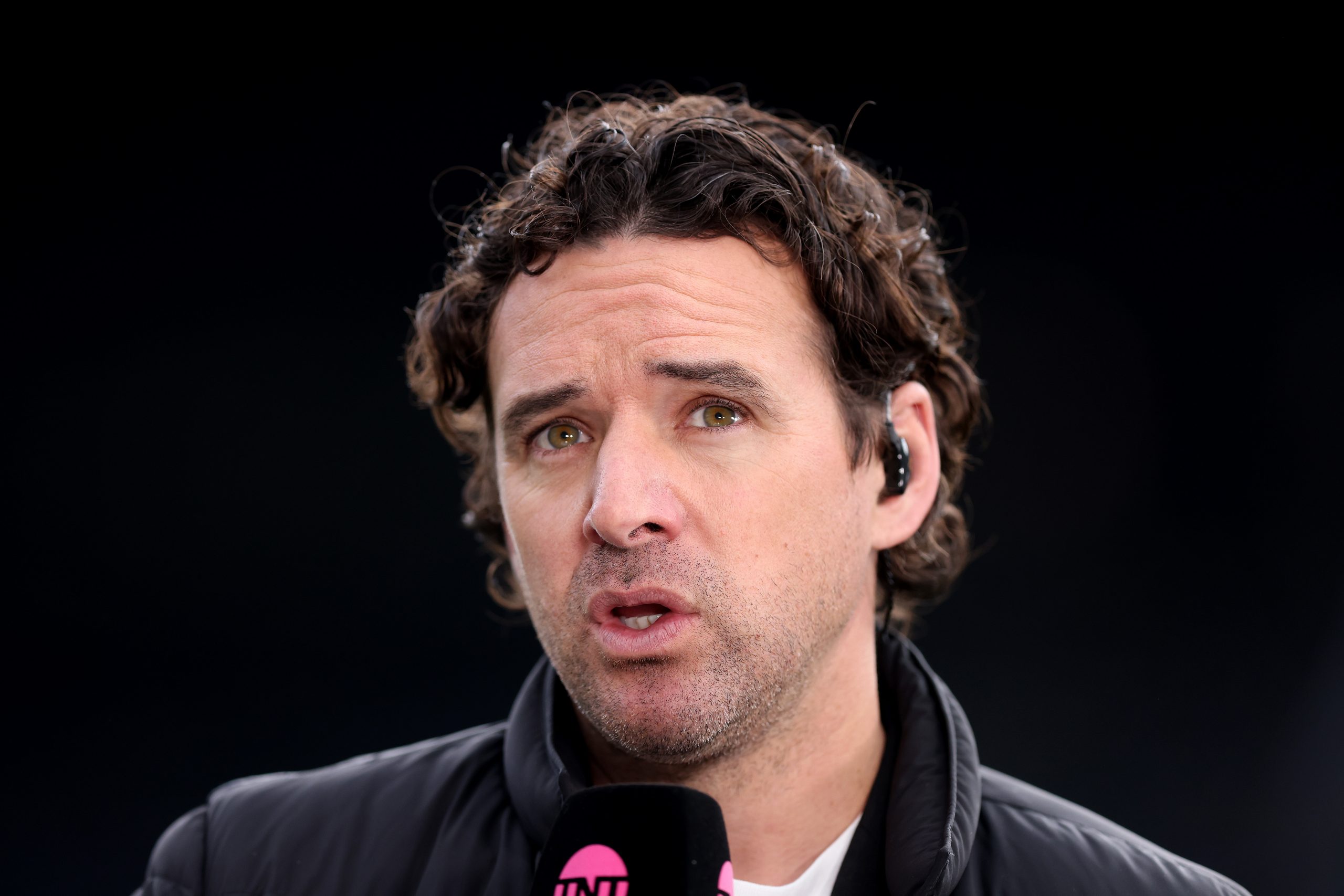 Arsenal are likely to beat Manchester United, says Owen Hargreaves.